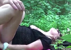 Big booty mommy getting fucked in the woods