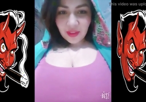 Sexy amateur MILF shows off her awesome big boobs on webcam